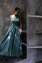 Load image into Gallery viewer, ANITA DRESS IN CELADON GREEN LINEN