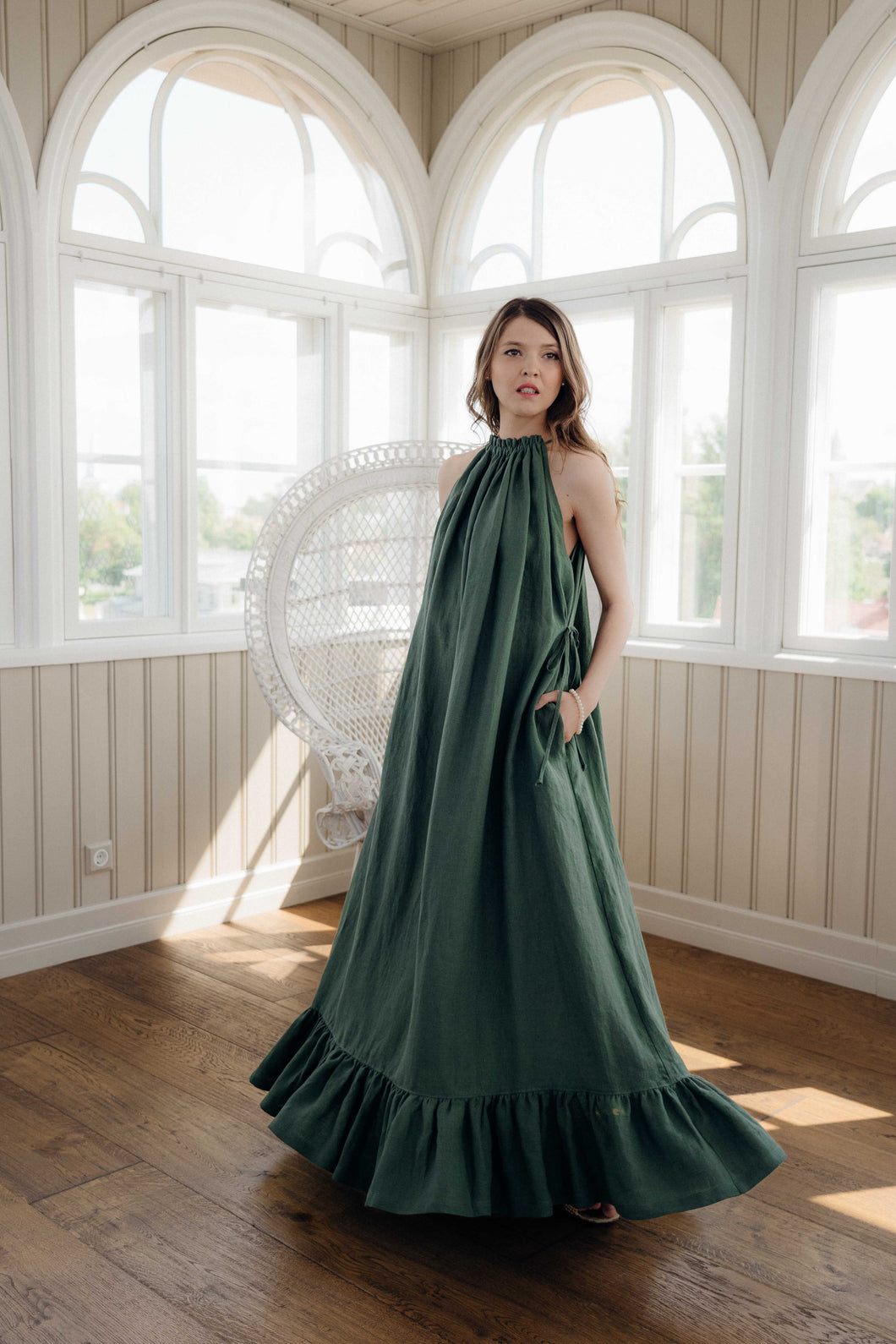 HELENA GOWN IN EMERALD GREEN LINEN LUXE HAPSAL HELENA GOWN IN EMERALD GREEN LINEN LUXE HAPSAL