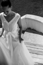 Load image into Gallery viewer, ANITA DRESS IN WHITE LINEN