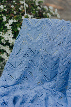 Load image into Gallery viewer, BABY BLANKET IN SKY BLUE