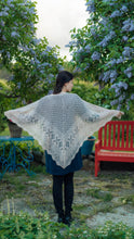 Load image into Gallery viewer, HAAPSALU SHAWL WITH CROWN PATTERN IN OLD PINK
