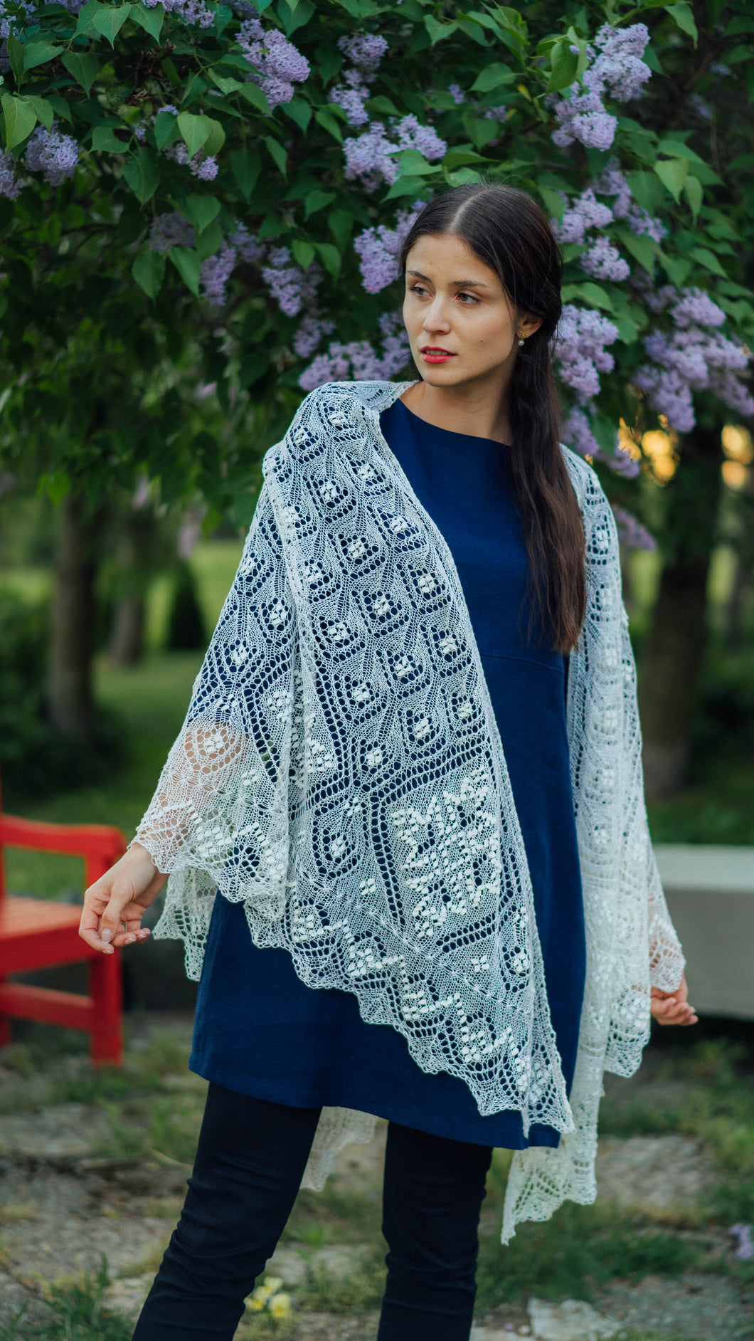 HAAPSALU SHAWL WITH RESORT HALL PATTERN IN WHITE