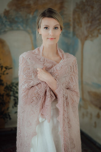 HAAPSALU SHAWL WITH HEART PATTERN IN OLD PINK (EXTRA LARGE)