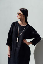 Load image into Gallery viewer, HELI DRESS IN BLACK LINEN