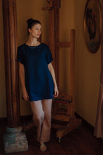 Load image into Gallery viewer, JOHANNA SHIRT IN DARK BLUE LINEN